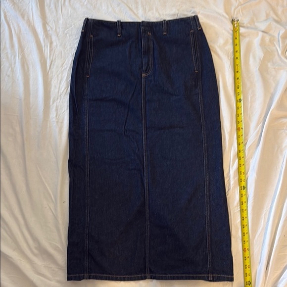 Sought after Massimo Dutti Straight Dark Blue Denim Skirt, stretch, slit pockets - Picture 1 of 6